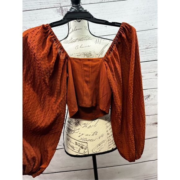 Urban Outfitters XS orange crop top with flowy sleeves - 2750 - Picture 2 of 4